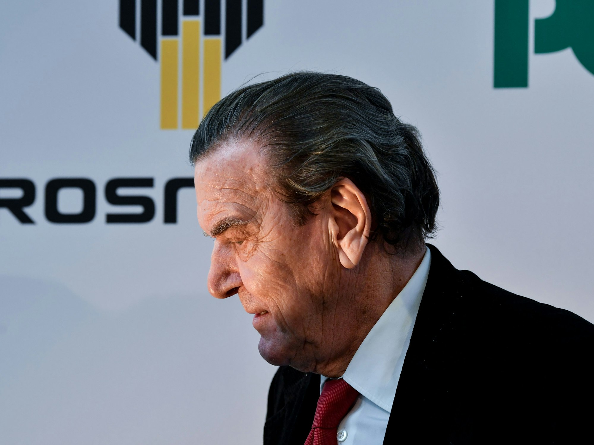 Der frühere Bundeskanzler Gerhard Schröder will den Aufsichtsrat beim russischen Ölkonzern Rosneft verlassen.