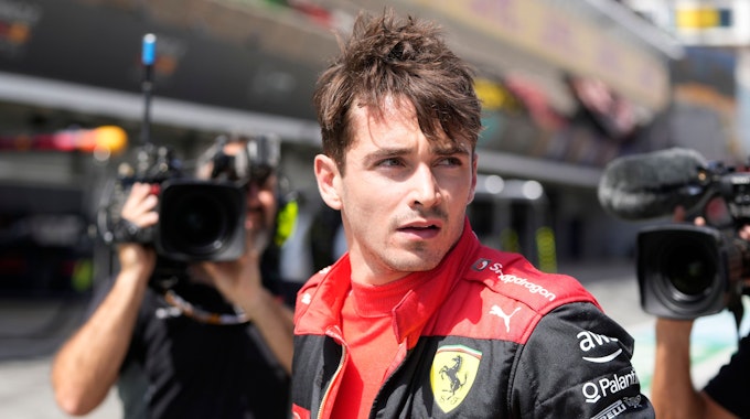 Charles Leclerc in der Boxengasse.