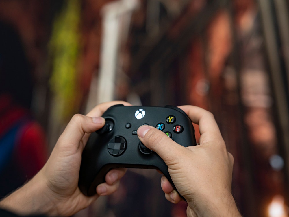 Zum Themendienst-Bericht vom 6. Januar 2022: Wer eine Xbox hat, kann damit bald auch Spiele aus Ubisofts Abo-Dienst Ubisoft+ spielen.