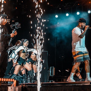 Nicky Jam auf der Bühne der LANXESS Arena
