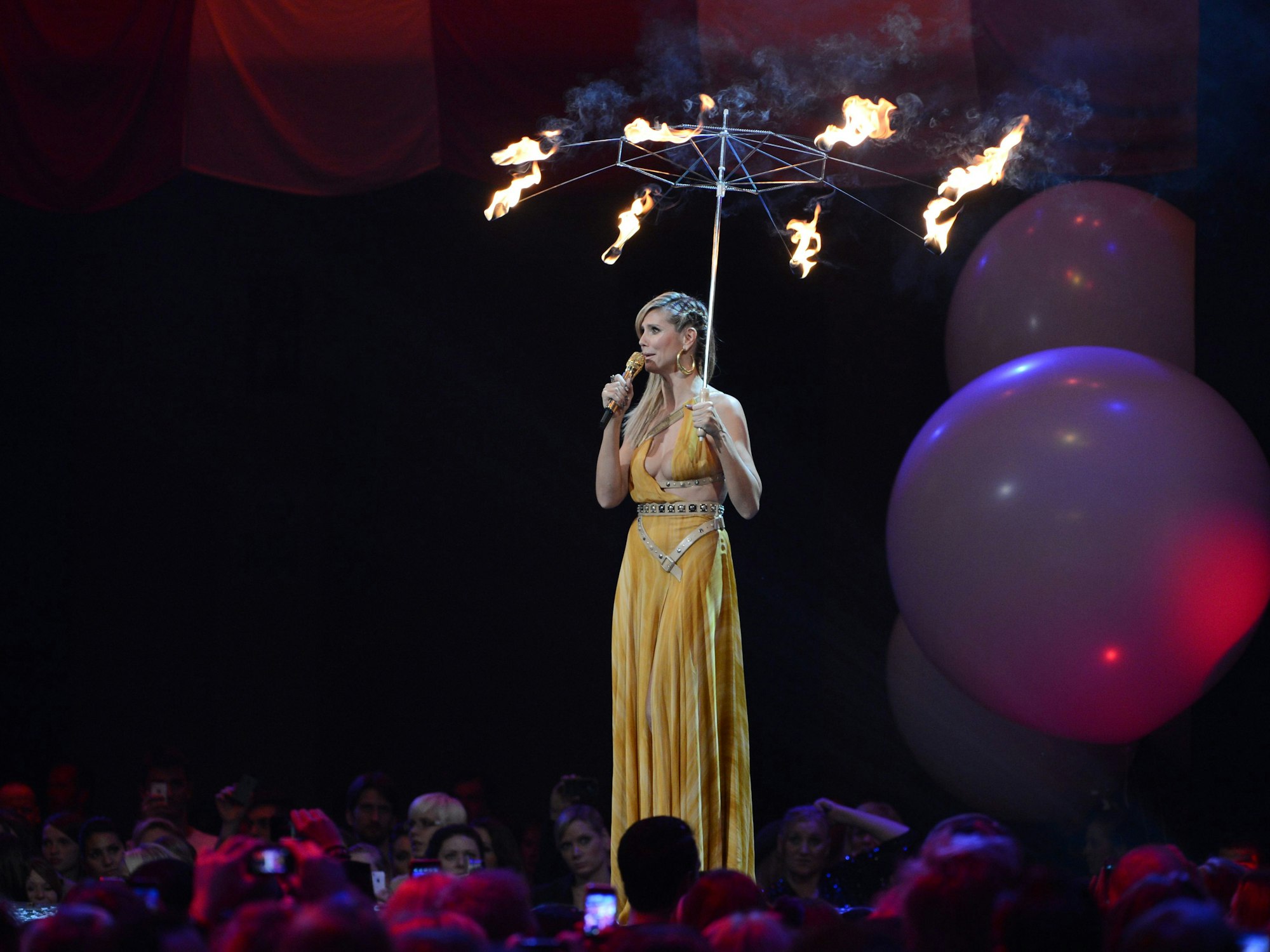 Heidi Klum als Moderatorin der MTV Europe Music Awards 2012.