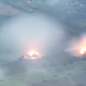 Ein Video des ukrainischen Verteidigungsministeriums zeigt die „Höllenwaffe“ in Aktion.