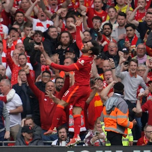 50 Fans des FC Liverpool fielen vor dem Champions-League-Finale gegen Real Madrid einem Betrüger zum Opfer. Das Foto zeigt „Reds“-Star Mo Salah am 22. Mai 2022 beim Torjubel.