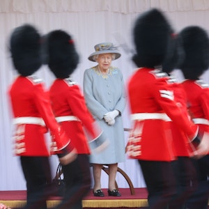Die Leibgarde von Königin Elizabeth II. von Großbritannien, hier im Juni 2021 bei der Militärparade zu ihrem 95. Geburtstag, steht unter schwerem Verdacht.