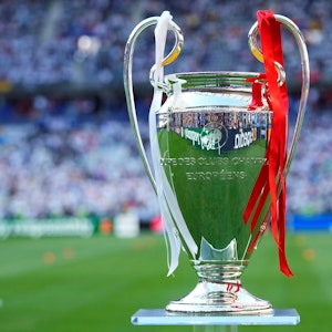 Der Pokal der Champions League am 28. Mai 2022 vor dem Endspiel zwischen Real Madrid und dem FC Liverpool in Paris.