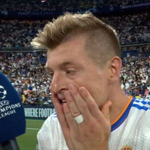 Toni Kroos ärgert sich im ZDF-Interview nach dem Sieg im Finale der Champions League