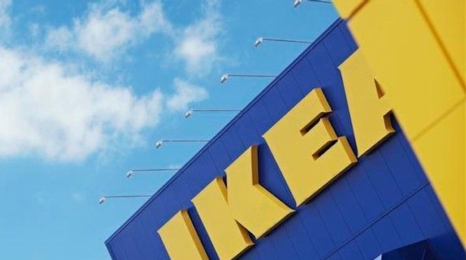Ikea verändert nicht weniger als einen seiner ganz großen Klassiker. Unser Foto zeigt den Schriftzug an einer Ikea-Filiale.