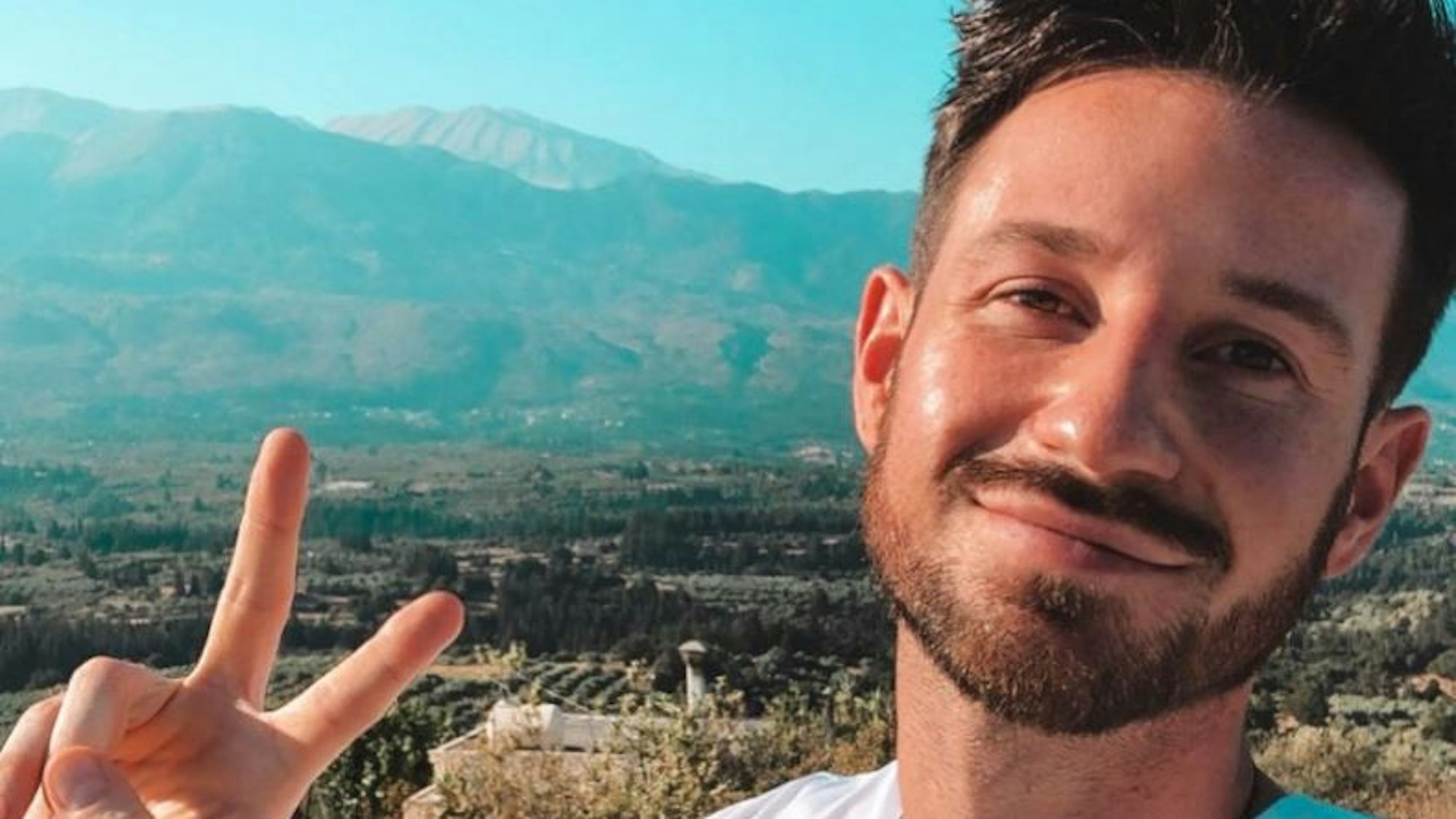 Ex-„Prince Charming“ Alexander Schäfer ist wieder vergeben. Das Selfie hat der Influencer am 22. Oktober 2020 auf seinem Instagram-Kanal hochgeladen.