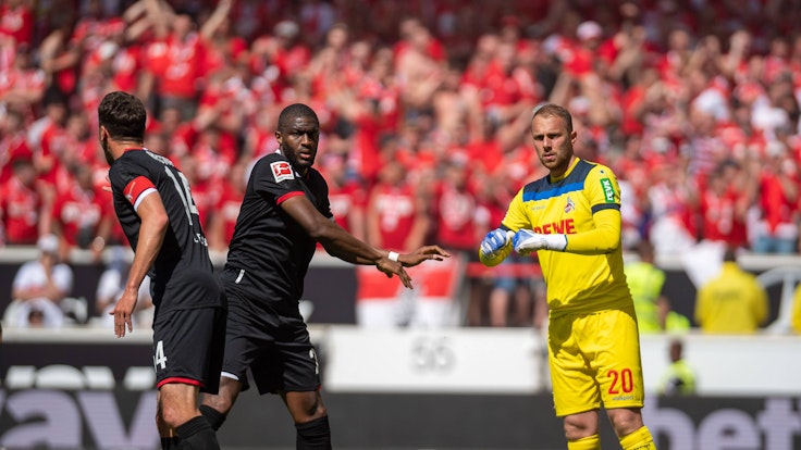 Anthony Modeste (l.) und Torhüter Marvin Schwäbe am 34. Spieltag gegen den VfB Stuttgart (14. Mai 2022).
