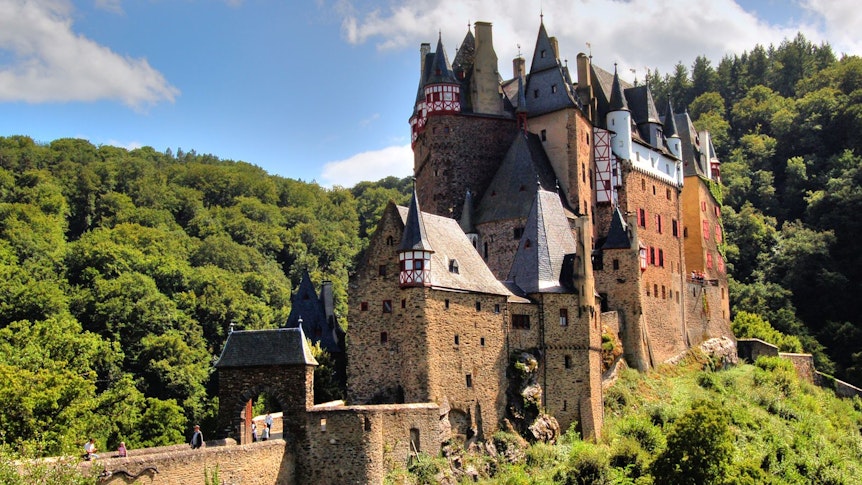 Burg Eltz wird auch „Märchen aus Stein“ genannt.