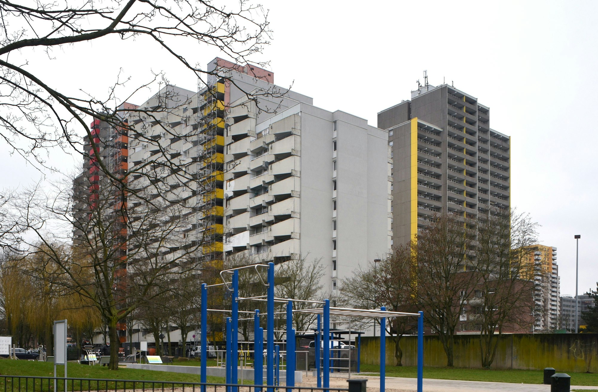 Wohnhäuser am Liverpooler Platz und Umgebung in Köln Chorweiler.