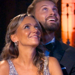 „Bachelor“ Dominik Stuckmann und Anna Rossow im Finale der RTL-Dating-Show, ausgestrahlt am 23. März 2022.