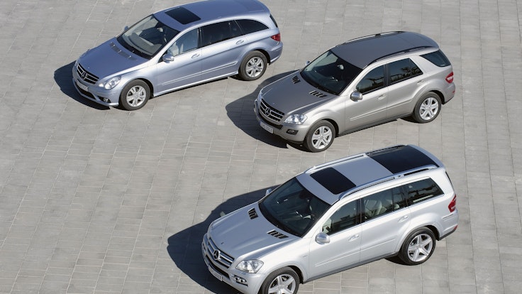 Automobilhersteller Mercedes ruft 1 Million Autos zurück. Das Symbolfoto zeigt die Mercedes-Modelle ML-, R- und die GL-Klasse aus dem Jahr 2009.