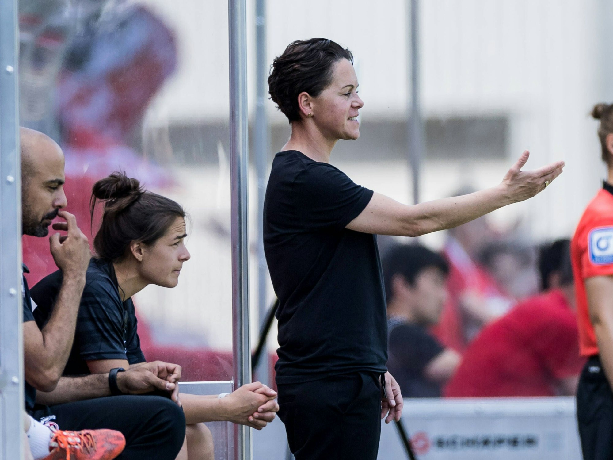 Nicole Bender coacht interimsweise die Frauen des 1. FC Köln.