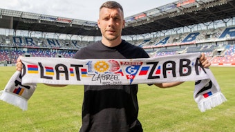 Lukas Podolski im Stadion von Gornik Zabrze.