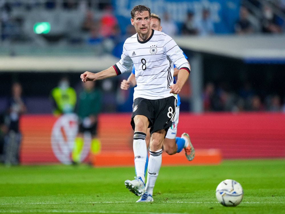 Leon Goretzka spielt für Deutschland gegen Italien.