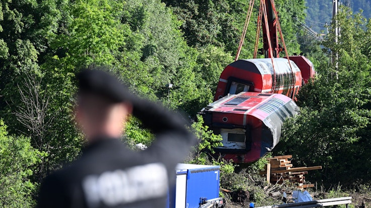 Bei dem Zugunglück in Garmisch-Partenkirchen wurden mehrere Menschen getötet und etliche verletzt.