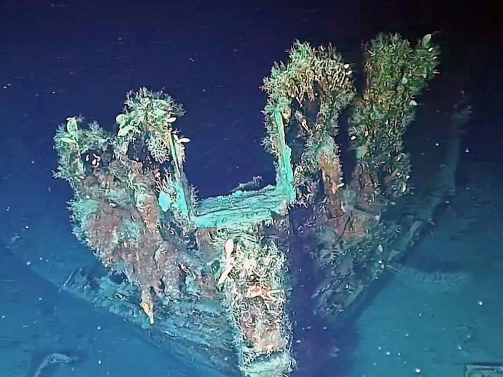 Screen grab of a video released by the Colombian Presidency on June 6 2022, showing images of the wrecked Spanish galleon San Jose, off the coast of Cartagena, in the Caribbean Sea, Colombia. - The Colombian army has revealed unprecedented images of the wreck of the legendary San Jose galleon, one of the largest of the Spanish Navy, sunk three centuries ago with its exceptional treasure off the Caribbean coast. (Photo by Colombian Presidency / AFP) / RESTRICTED TO EDITORIAL USE-MANDATORY CREDIT - AFP PHOTO / COLOMBIAN PRESIDENCY - NO MARKETING - NO ADVERTISING CAMPAIGNS - DISTRIBUTED AS A SERVICE TO CLIENTS