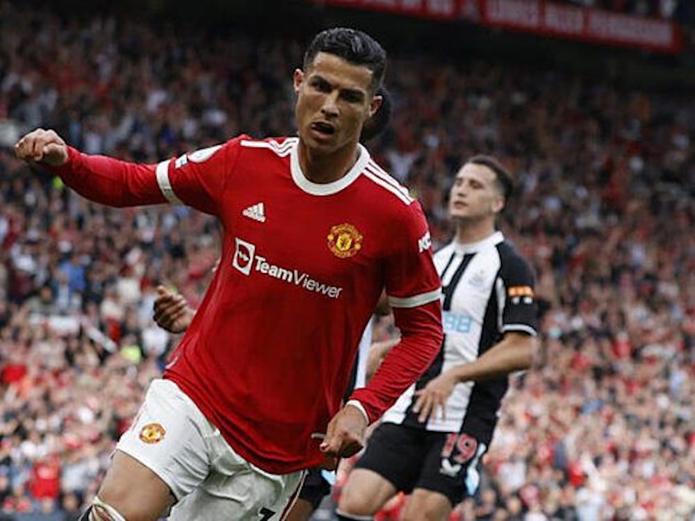 Ronaldo dreht mit offenem Mund zum Jubeln ab