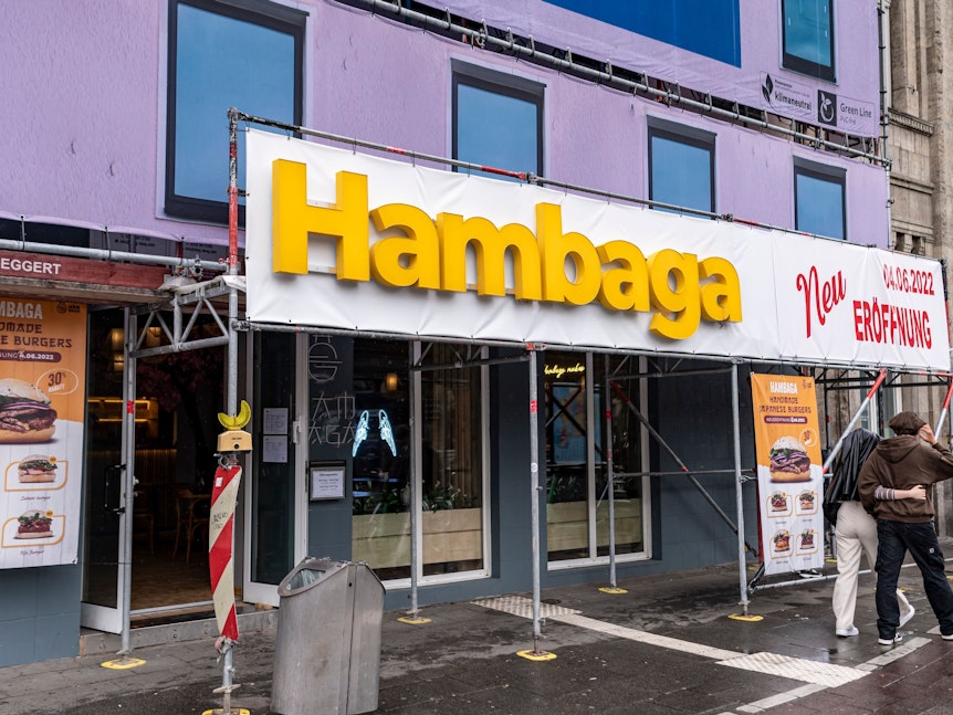 Das Logo des neuen japanischen Burger-Ladens „Hambaga“ in Köln am Neumarkt.