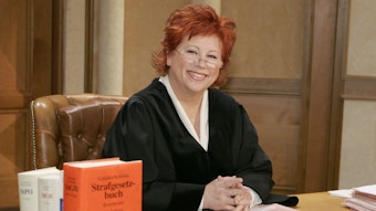 TV-Richterin Barbara Salesch, hier im Januar 2008, sitzt im Gerichtssaal.