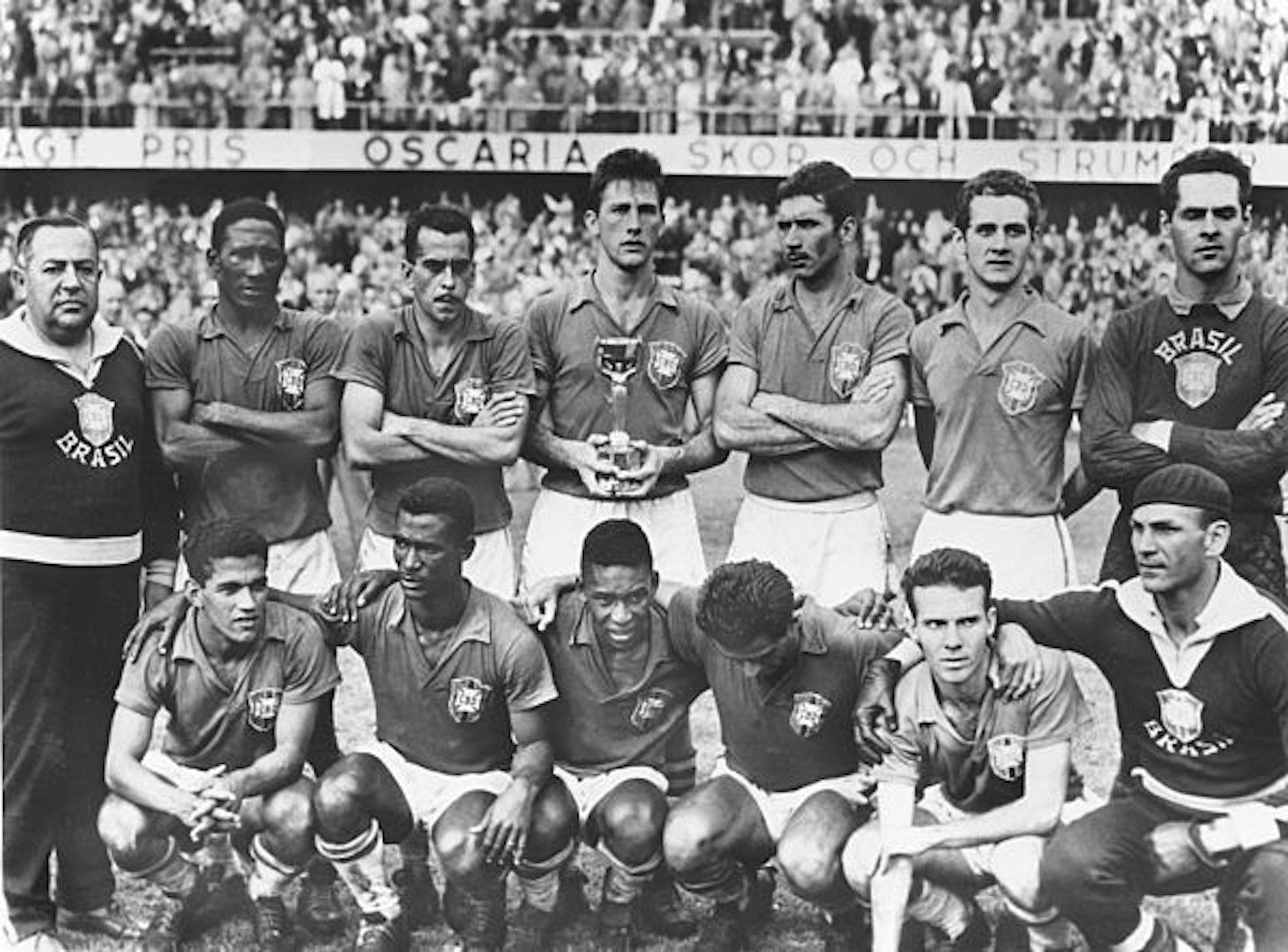 Die brasilianische Mannschaft stellt sich zum Siegerfoto auf.
