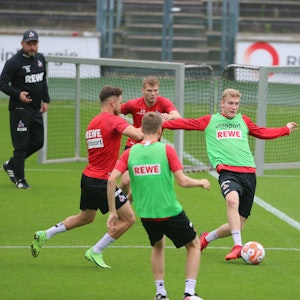 Meiko Sponsel (am Ball, hier am 1. September 2021 im Profi-Training) kickt in der kommenden Saison für Rot-Weiss Essen.