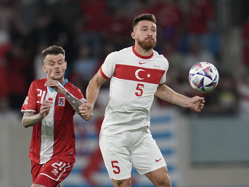 Salih Özcan spielt mit der Türkei in der Nations League gegen Luxemburg.