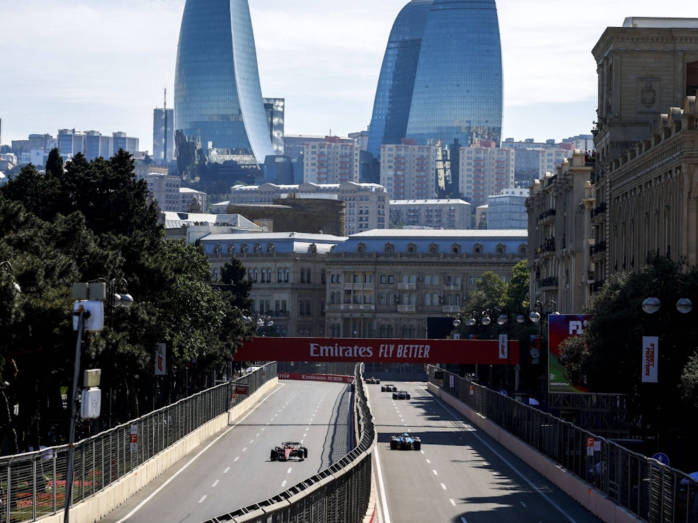 Die enge Formel-1-Strecke in Aserbaidschan geht mitten durch die Stadt von Baku.