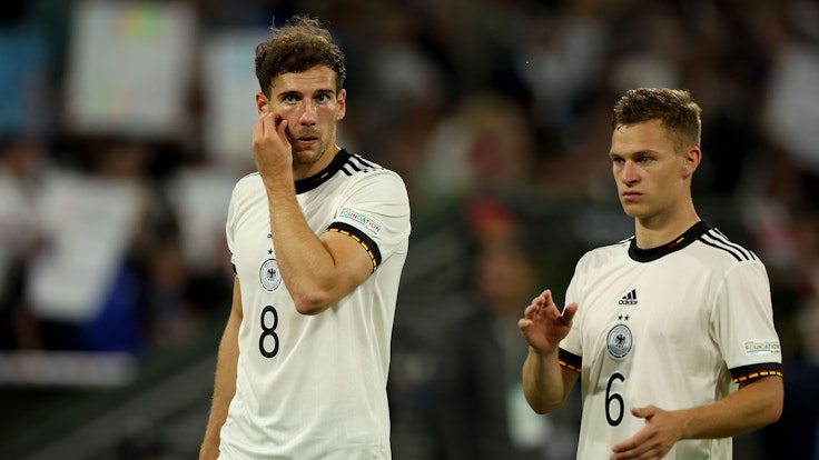 Die beiden DFB-Stars Goretzka und Kimmich sind sichtlich nicht zufrieden beim 1:1 gegen England in der Nations League.