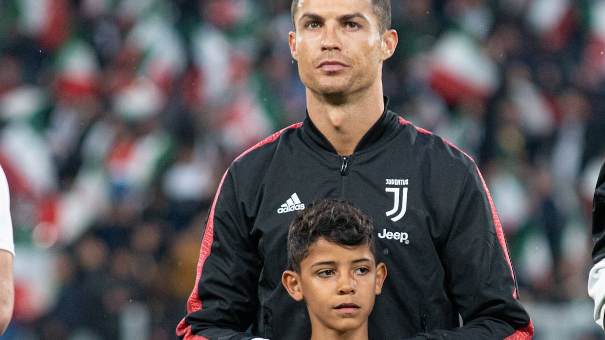Cristiano Ronaldo gemeinsam mit seinem Sohn Cristiano Jr. vor dem Serie A Spiel zwischen Juventus Turin und Atalanta Bergamo am 19. Mai 2019.