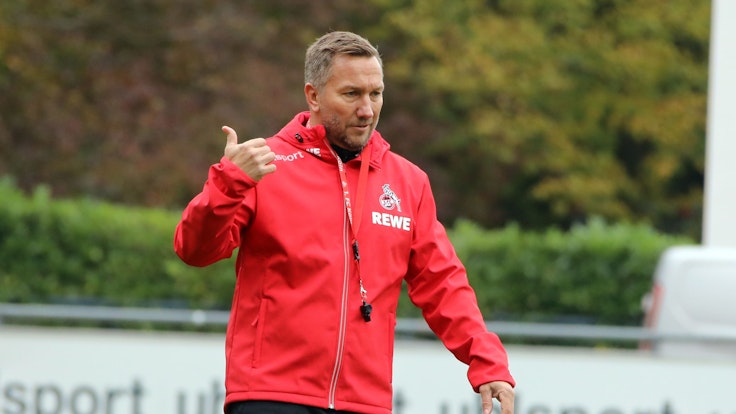 Manfred Schmid, hier am 11. November 2019 am Geißbockheim, arbeitete beim 1. FC Köln jahrelang als Co-Trainer.