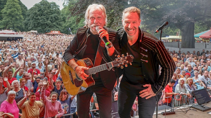 Henning Krautmacher und sein Nachfolger Patrick Lück beim Schlebuscher Volksfest. Zusammen traten sich auch am Sonntag (25. September 2022) beim ZDF-„Fernsehgarten“ auf.