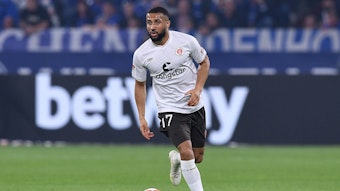 Daniel-Kofi Kyereh, hier am 7. Mai 2022 beim Auswärtsspiel des FC St. Pauli beim FC Schalke 04, steht angeblich auch bei Borussia Mönchengladbach auf der Wunschliste. Nun soll seine Zukunft entschieden sein.