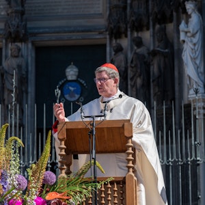 Köln: Rainer Maria Kardinal Woelki beim Pontifikalamt auf dem Roncalliplatz an Fronleichnam.