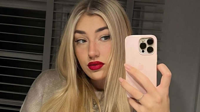 Das Instagram-Selfie zeigt die 23-jährige Kölner Influencerin am 25. Dezember 2021, welches sie auf ihrem Instagram-Account postete.