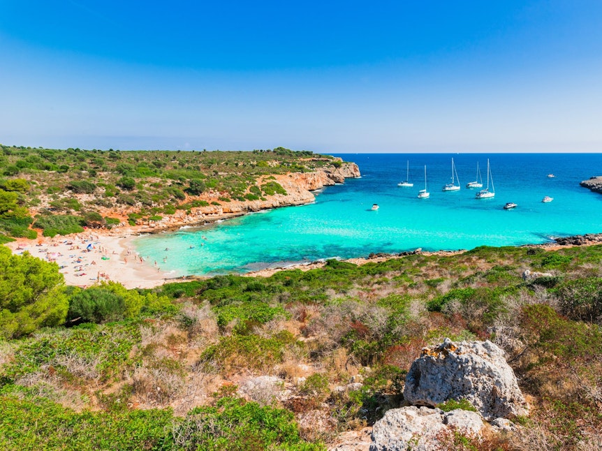 Zu den schönsten Stränden im Osten von Mallorca zählt die Cala Varques.