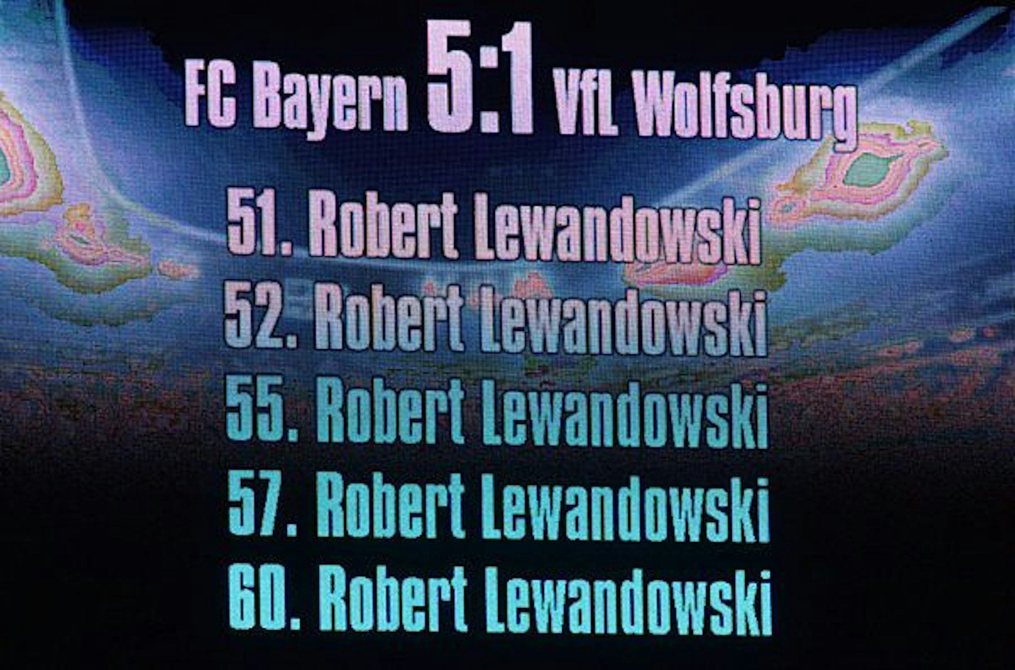 Lewandowskis fünf Tore sind an einer Videowand in der Allianz-Arena aufgelistet.