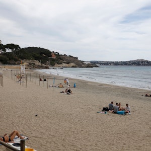 Der Strand von Paguera an der Südwestküste der Insel Mallorca.