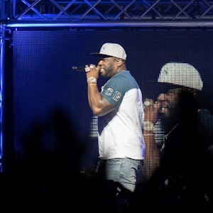 Rapper 50 Cent auf einem Konzert.
