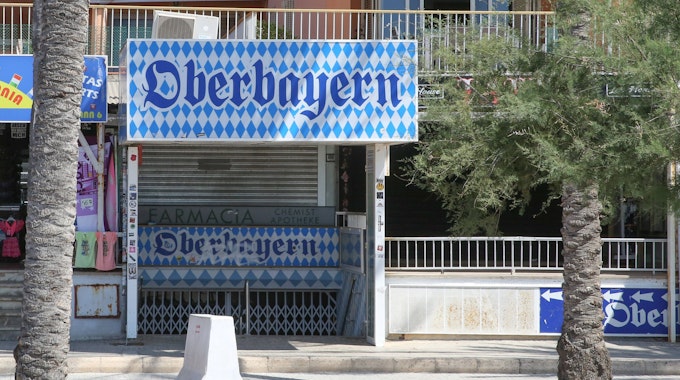 Der geschlossene Eingang der Diskothek Oberbayern auf Mallorca.