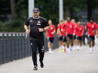Steffen Baumgart auf dem Weg zum Training des 1. FC Köln.