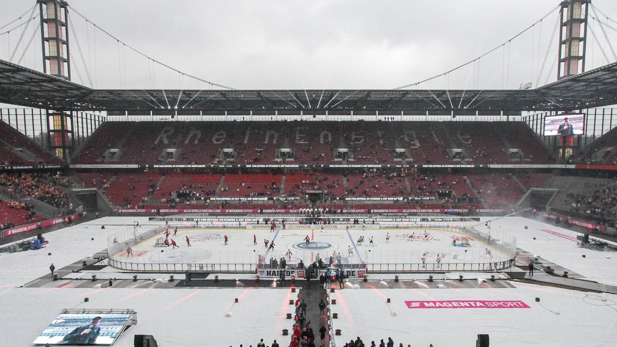 Blick auf das Rhein-Energie-Stadion beim DEL-Winter-Game am 12. Januar 2019
