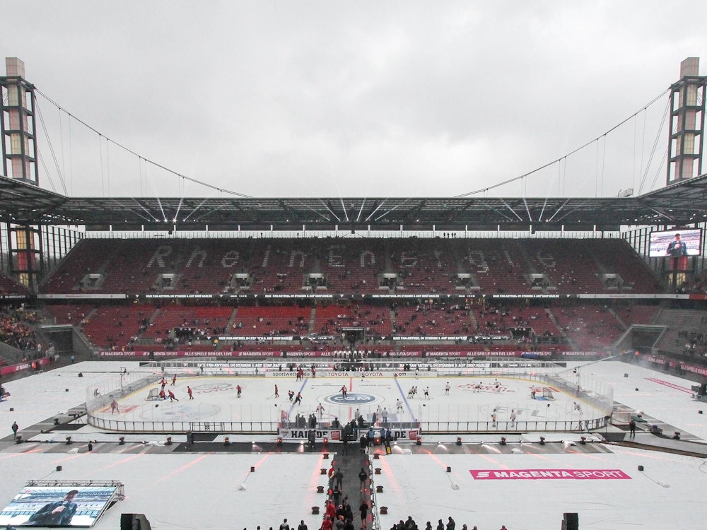 Blick auf das Rhein-Energie-Stadion beim DEL-Winter-Game am 12. Januar 2019