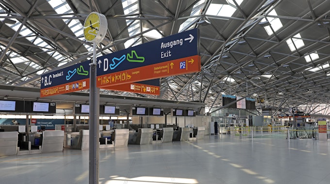 Am Köln-Bonner Flughafen sollte die Seniorin abgeholt werden, doch Angehörige warteten vergeblich. Unser Foto zeigt das leere Terminal 2 am Flughafen Köln/Bonn.