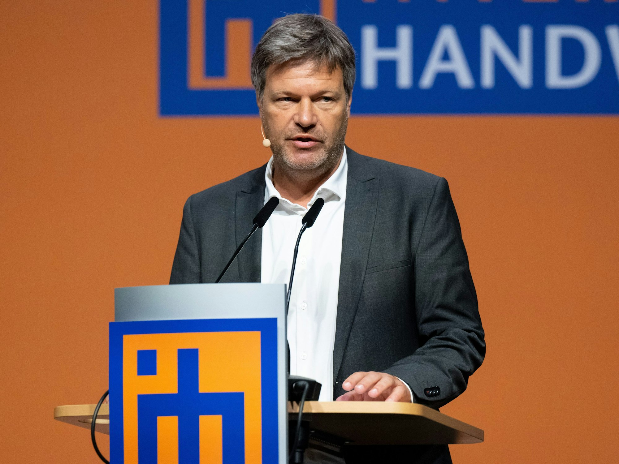Robert Habeck (Bündnis 90/Die Grünen), Bundesminister für Wirtschaft und Klimaschutz, nahm am 6. Juli 2022 an der Eröffnung der Internationalen Handwerksmesse (IHM) in München teil.