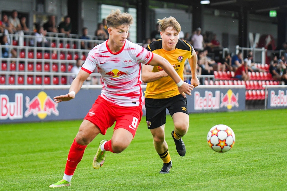 Kai Klefisch im Zweikampf für Leipzigs U19.