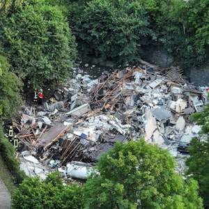 Luftaufnahmen zeigen das Ausmaß der Zerstörung in Hemer (NRW). Das Mehrfamilienhaus war am Freitag (8. Juli 2022) eingestürzt, mehrere Menschen wurden verletzt, eine Frau starb.