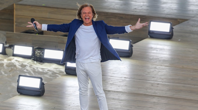 Sänger Jürgen Drews stand am 9. Juli 2022 bei der Sendung „Die große Schlagerstrandparty 2022“ im Amphitheater in Gelsenkirchen auf der Bühne. Danach kündigte er sein Karriere-Aus an.