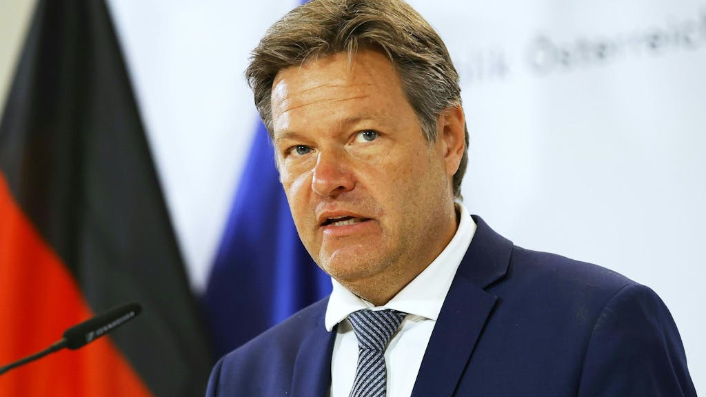 Wirtschaftsminister Robert Habeck am 12. Juli 2022 auf einer Pressekonferenz in Wien.